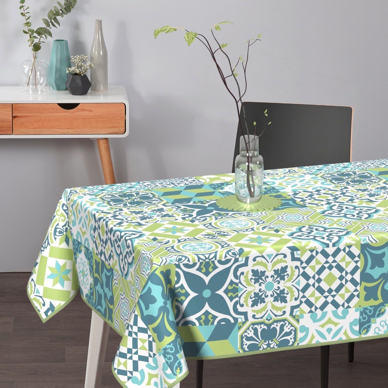 Textile Tischdecke Patchwork mit Ornamenten schützt Tisch vor Flecken und Feuchtigkeit
